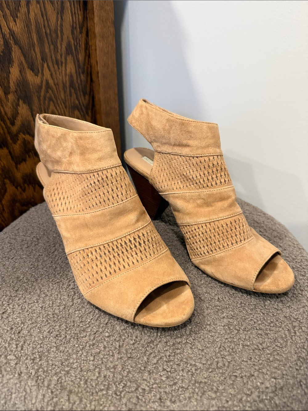 Audrey Brooke Kristal Tan Suede Leather Peep Toe Ankle Booties Size 10M